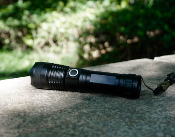 Telescopic Zoom LED Handheld Emergency Flashlight